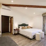 Landsted Godenano - Pool&restaurant