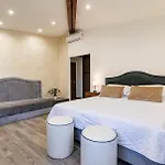 Godenano - Pool&restaurant *