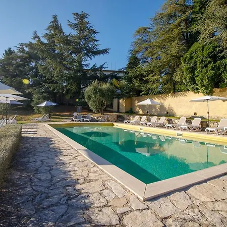Godenano - Pool&restaurant
