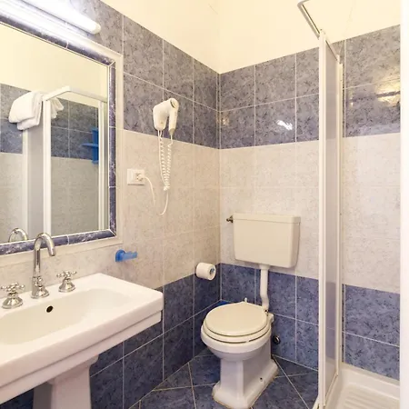 Godenano - Pool&restaurant