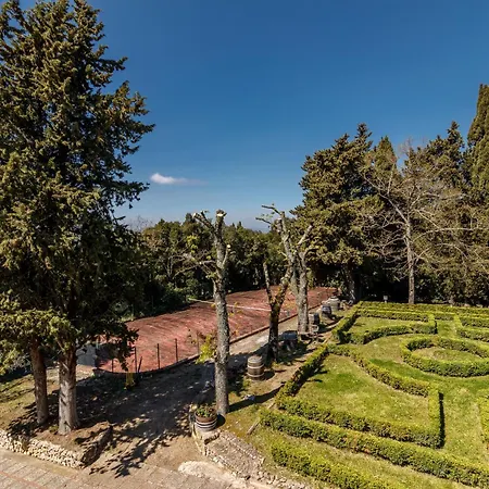 Godenano - Pool&restaurant *