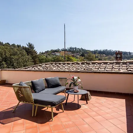 Godenano - Pool&restaurant *